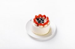 好味的水果奶油蛋糕 美食图片