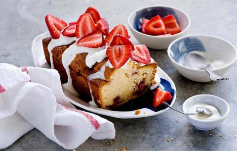 唯美好看的草莓甜点图片