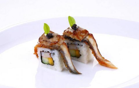 <b>好吃的鹅肝鳗鱼寿司卷图片</b>