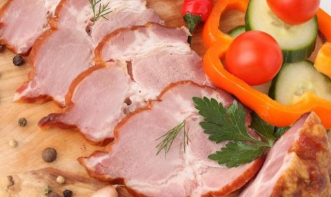 刀工整齐的烧烤腌肉图片