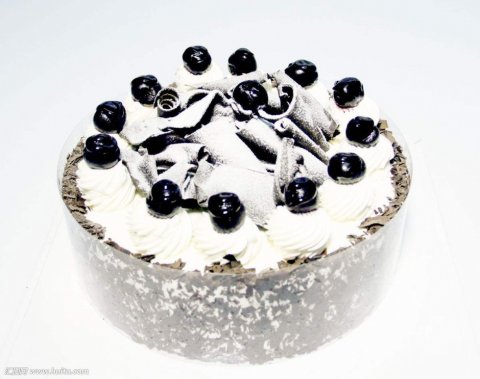 蓝莓水果巧克力蛋糕图片
