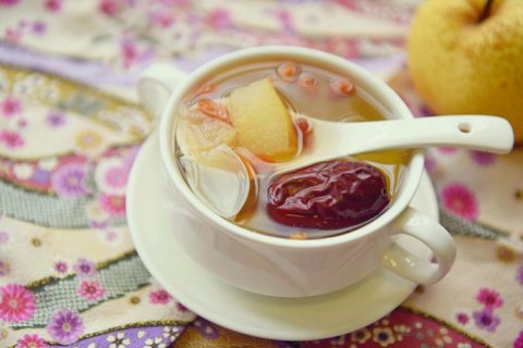 红枣百合雪梨糖水滋阴润肺