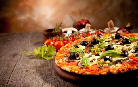 新鲜出炉的披萨图片素材